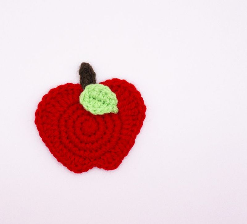 Apple Applique free crochet pattern by Jessica