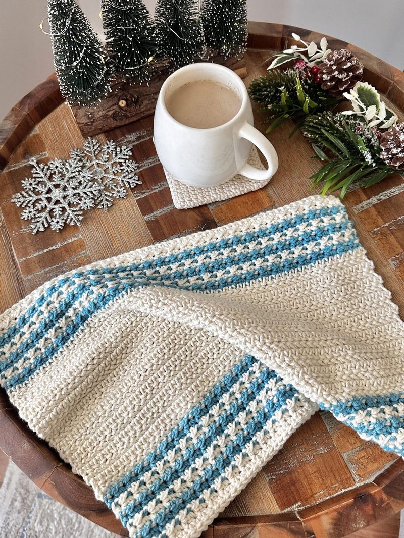 Frosty Days Hand Towel free crochet pattern by Olga Vogel