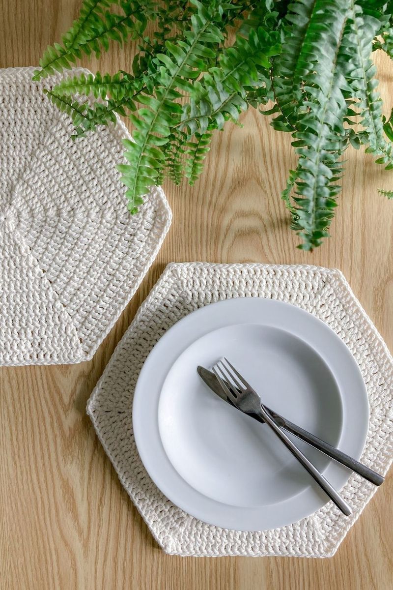 Cotton Hexagon Placemats free crochet pattern by Anne