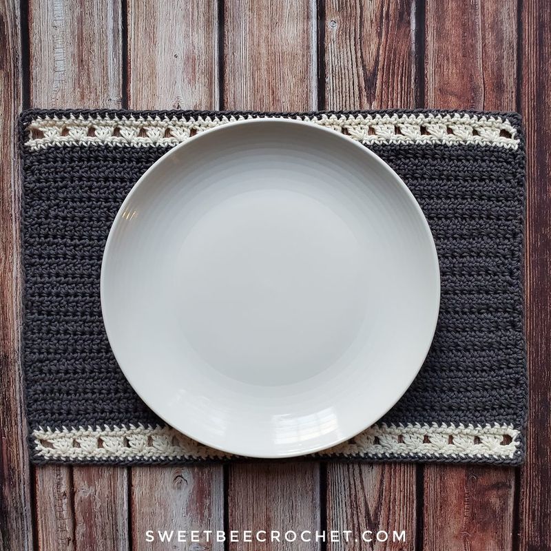 Two-Tone Cotton Placemat free crochet pattern by Rebecca