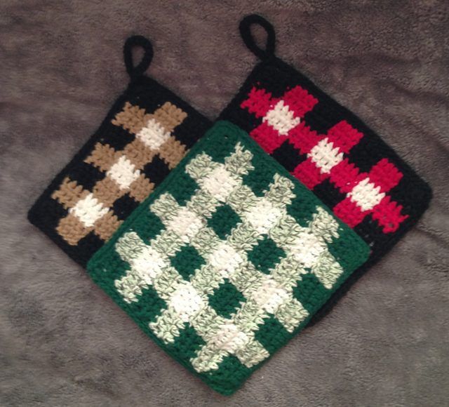Gingham or Buffalo Check Potholders free crochet pattern by Hollymarie K