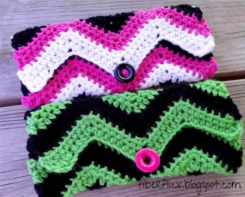 Graphic Chevron Clutch free crochet pattern by Jennifer Dickerson