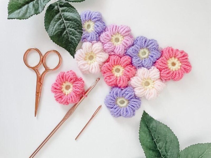 Puff Flower free crochet pattern by Sarah-Jayne Fragola