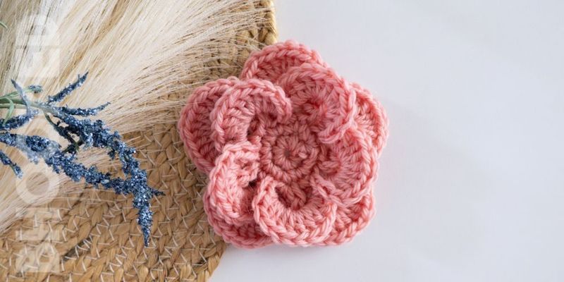 Wagon Wheel Crochet Flower free crochet pattern by Brittany