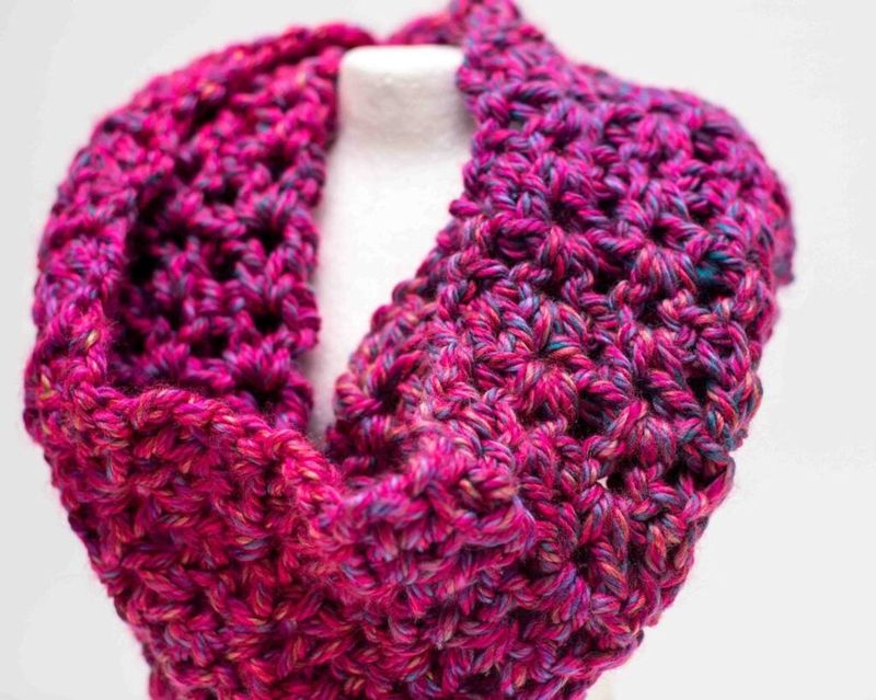 Bronwyn 1 Hour Cowl free crochet pattern by Nicole Chase