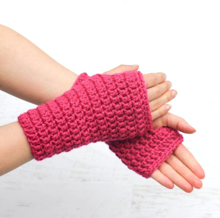 50-Minute Fingerless Crochet Gloves free crochet pattern by Sarah