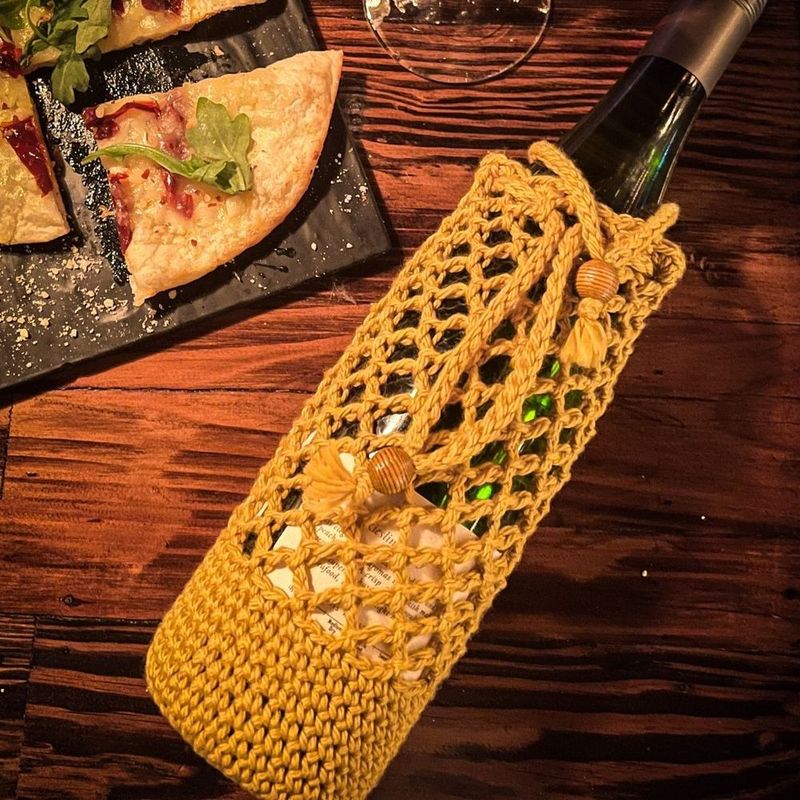 Simple Wine Tote free crochet pattern by Christine